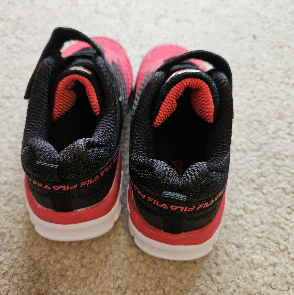 Toddler 10c red & black Fila sneakers